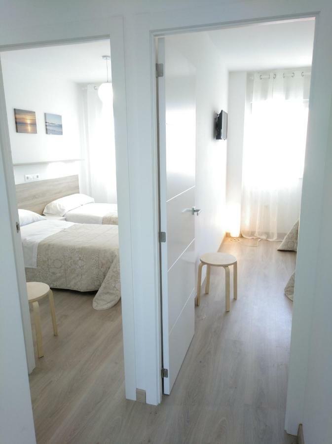 Apartamentos Poniente Villanueva De Arosa Eksteriør billede